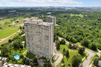 1706 - 133 Torresdale Ave, Condo with 3 bedrooms, 2 bathrooms and 2 parking in North York ON | Image 1