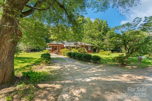 25 Wall Rd, Tryon, NC, 28782-9655 | Card Image
