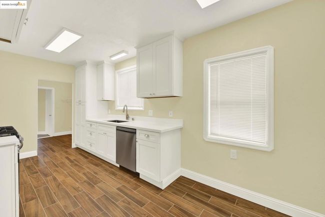 2327 99 Th Ave, House other with 2 bedrooms, 1 bathrooms and 1 parking in Oakland CA | Image 8