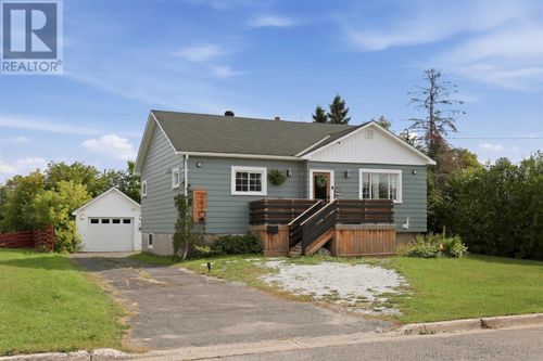 282 Spadina Ave, Sault Ste. Marie, ON, P6C5E2 | Card Image