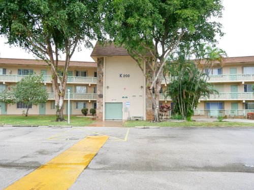 k-311-200 Village Green Cir E, Palm Springs, FL, 33461-1473 | Card Image