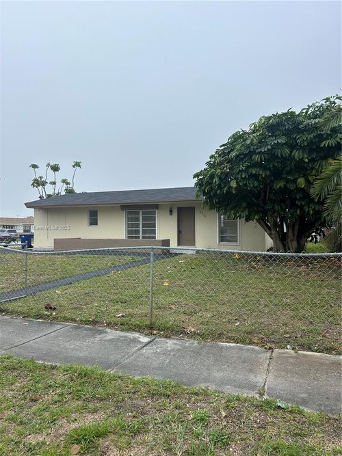 3270 Nw 196th Ln, Miami Gardens, FL, 33056-2336 | Card Image