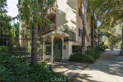 202 - Hesby Street, Condo with 1 bedrooms, 1 bathrooms and 1 parking in Sherman Oaks CA | Image 1