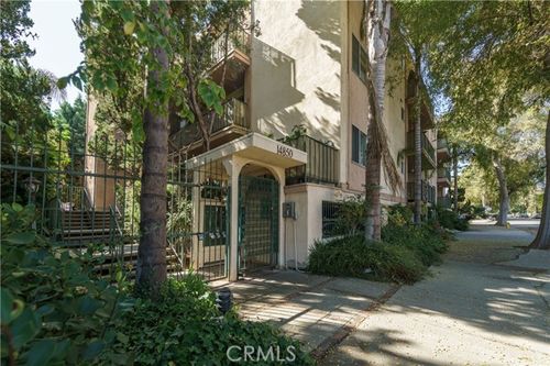 202- Hesby Street, Sherman Oaks, CA, 91403 | Card Image