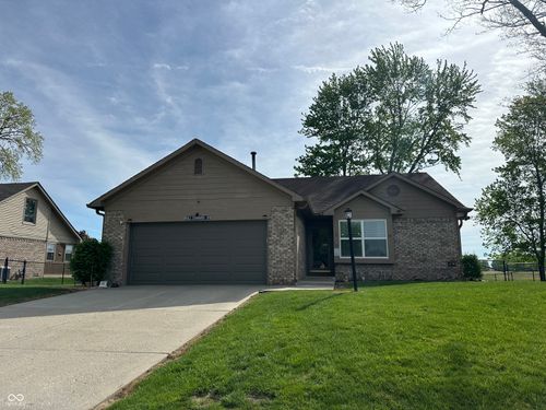 1009 Honeysuckle Dr, Mooresville, IN, 46158-2033 | Card Image