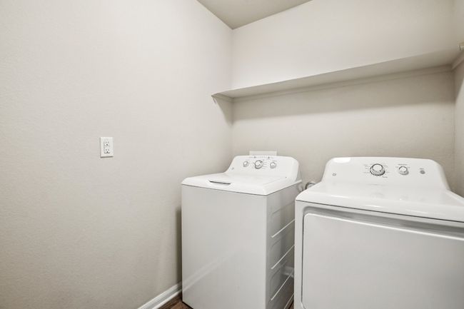 Washroom with washing machine and dryer | Image 15