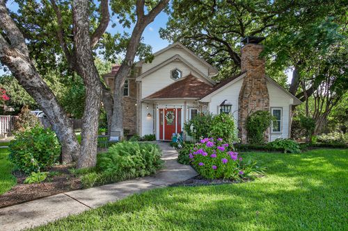 622 Arbor Ct, Highland Village, TX, 75077-7569 | Card Image
