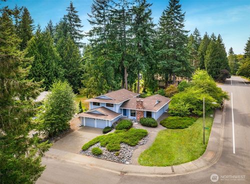 10925 165th Pl Ne, Redmond, WA, 98052-2758 | Card Image