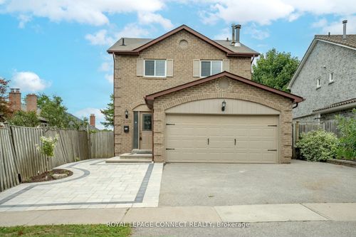 lower-700 Stonepath Cir, Pickering, ON, L1V3T1 | Card Image