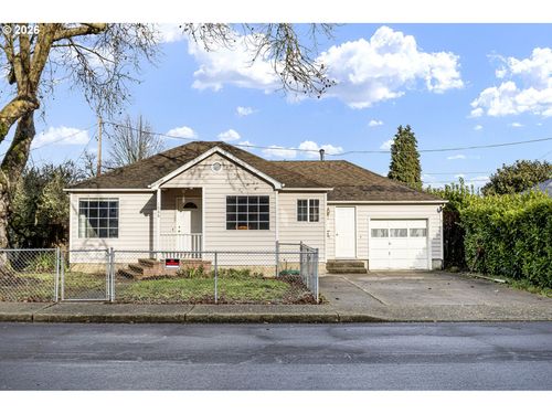 1666 W Myrtle Ave, Roseburg, OR, 97471-2846 | Card Image