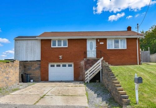 3018 Mount Troy Rd, Pittsburgh, PA, 15212-1228 | Card Image