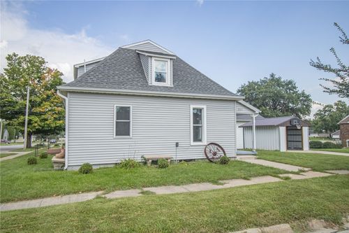 250 N Elm St, Monticello, IA, 52310-1558 | Card Image