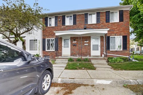 13806 Bonington Dr, Sterling Heights, MI, 48312-2402 | Card Image
