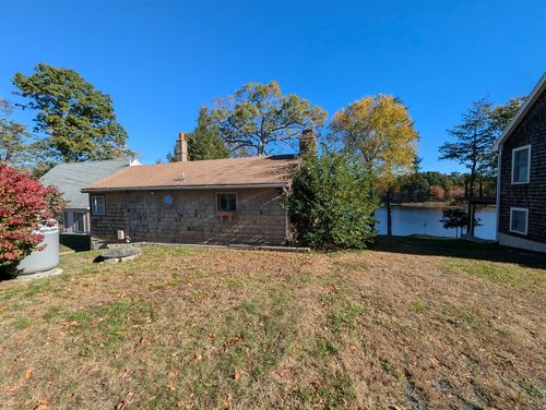 52 Lakeshore Dr, Essex, MA, 01929-1161 | Card Image