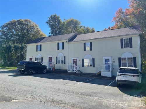 1057 19th St Ne, Hickory, NC, 28601-4313 | Card Image