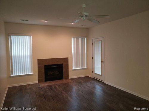 15268 Yale Dr, Clinton Twp, MI, 48038-1093 | Card Image