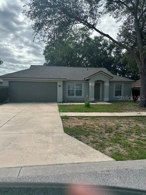 3715 Meadow Green Dr, Tavares, FL, 32778-9482 | Card Image