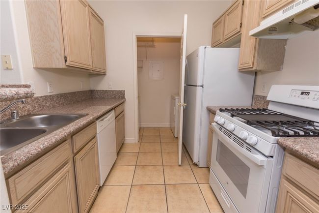 205 - 7185 S Durango Dr, Condo with 2 bedrooms, 2 bathrooms and null parking in Las Vegas NV | Image 5