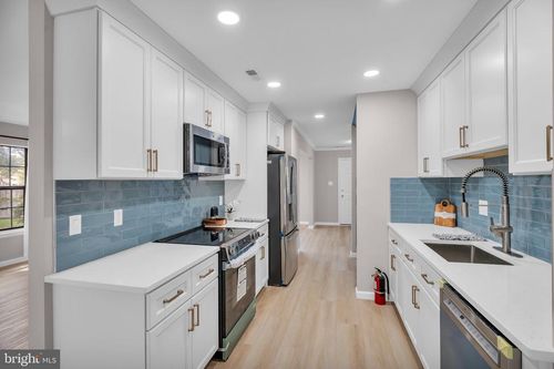 20 Oleander Ct, MOUNT LAUREL, NJ, 08054-2574 | Card Image