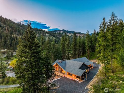 92 Broken O Ln, Leavenworth, WA, 98826-7517 | Card Image