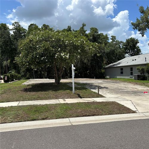 1323 Baythorn Dr, Wesley Chapel, FL, 33543-7802 | Card Image