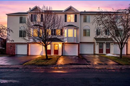 2945 Village Cir, Chanhassen, MN, 55317-4427 | Card Image