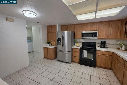 c-2581 El Portal Dr, San Pablo, CA, 94806-0907 | Card Image