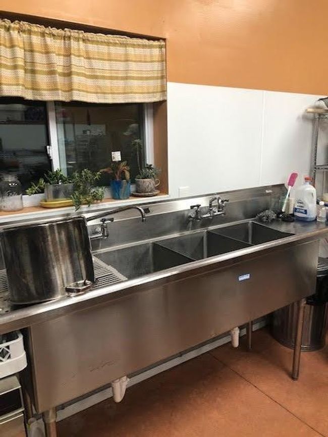 Commercial kitchen (previous) | Image 63