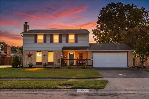 7600 Stonecrest Dr, Huber Heights, OH, 45424-2207 | Card Image