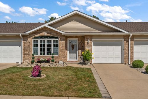 3723 Sandalwood Dr, Highland, IN, 46322-2064 | Card Image