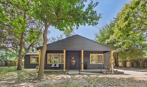 907 N Flora St, Wichita, KS, 67212-2729 | Card Image