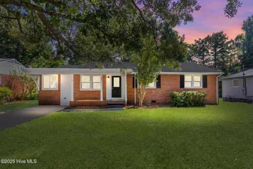 1004 River St, Jacksonville, NC, 28540-5703 | Card Image
