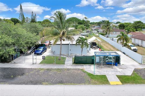 17821 Sw 107th Ave, Miami, FL, 33157-5122 | Card Image