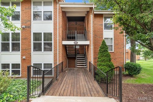 203-1932 Greenglen Dr, Saint Louis, MO, 63122-5229 | Card Image