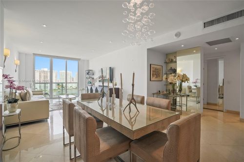 ph-24-19370 Collins Ave, Sunny Isles Beach, FL, 33160-2449 | Card Image