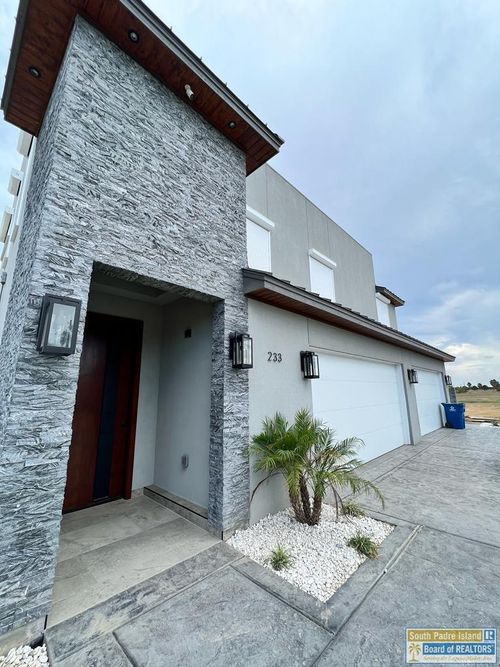 233 Anne Bonny, Port Isabel, TX, 78578-2967 | Card Image