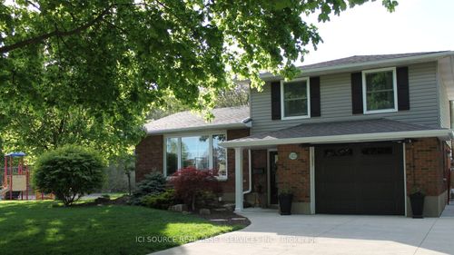 112 Thornhill Crescent, Chatham Kent, ON, N7L4M3 | Card Image