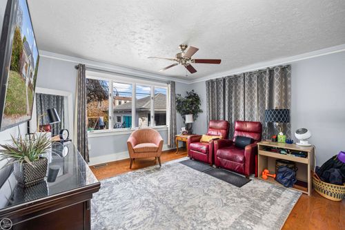 22915 E 13 Mile Rd, Saint Clair Shores, MI, 48082-1355 | Card Image