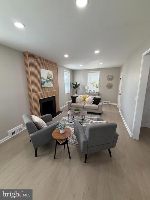 3903 Oakford Ave, BALTIMORE, MD, 21215-5438 | Card Image