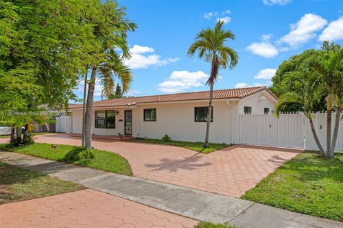 7701 W 16th Ct, Hialeah, FL, 33014-3261 | Card Image