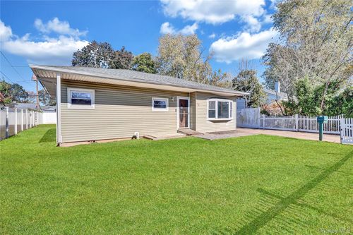 34 Croydon Rd, Amityville, NY, 11701-2010 | Card Image