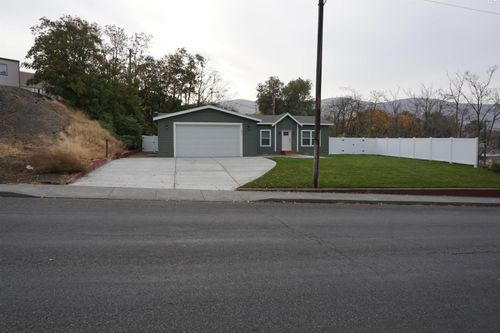 1511 Meade Ave, Prosser, WA, 99350-1449 | Card Image