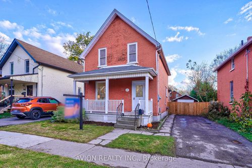 121 Stacey Ave, Oshawa, ON, L1H2J2 | Card Image