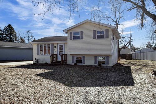 604 E Forest Street, Black Creek, WI, 54106 | Card Image