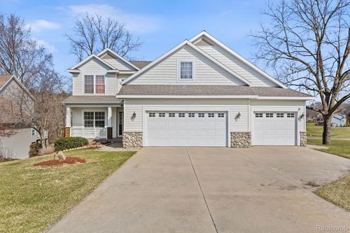 3127 Royal Hannah Dr Ne, Rockford, MI, 49341-7525 | Card Image