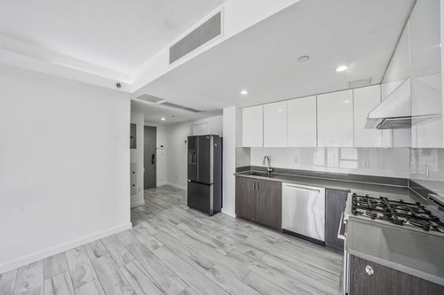 2b-15815 Union Tpke, Fresh Meadows, NY, 11366-1080 | Card Image