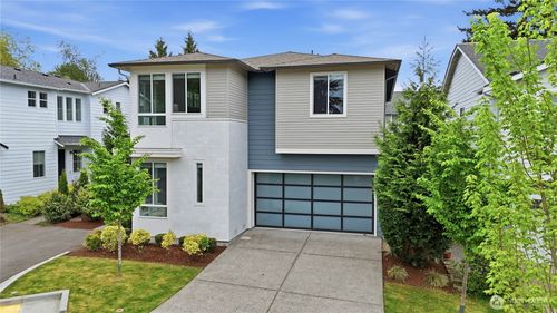 8215 Ne 126th Dr, Kirkland, WA, 98034-2582 | Card Image