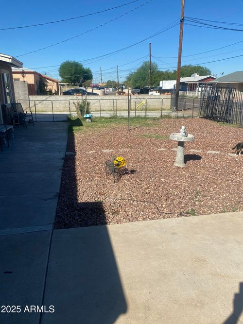 8311 W Edwards St, Peoria, AZ, 85345-8112 | Card Image