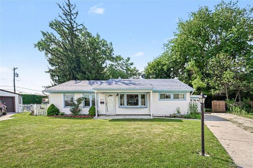 29655 Winter Court, Garden City, MI, 48135 | Card Image