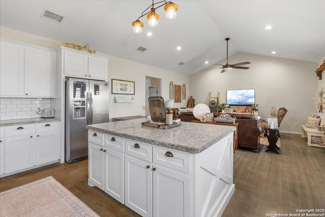 226 Private Rd 3251, Home with 4 bedrooms, 2 bathrooms and null parking in Alice TX | Image 11